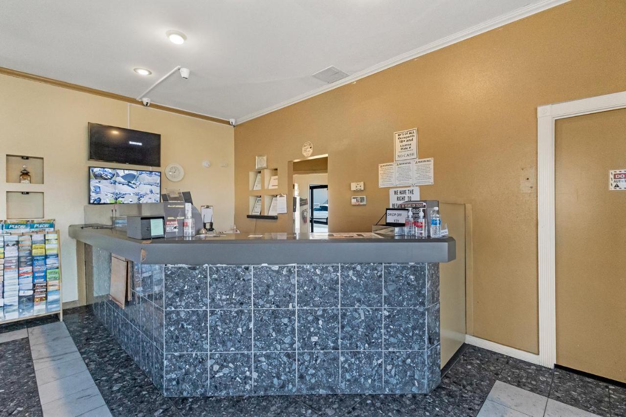 Heritage Inn Express Роузвил Екстериор снимка