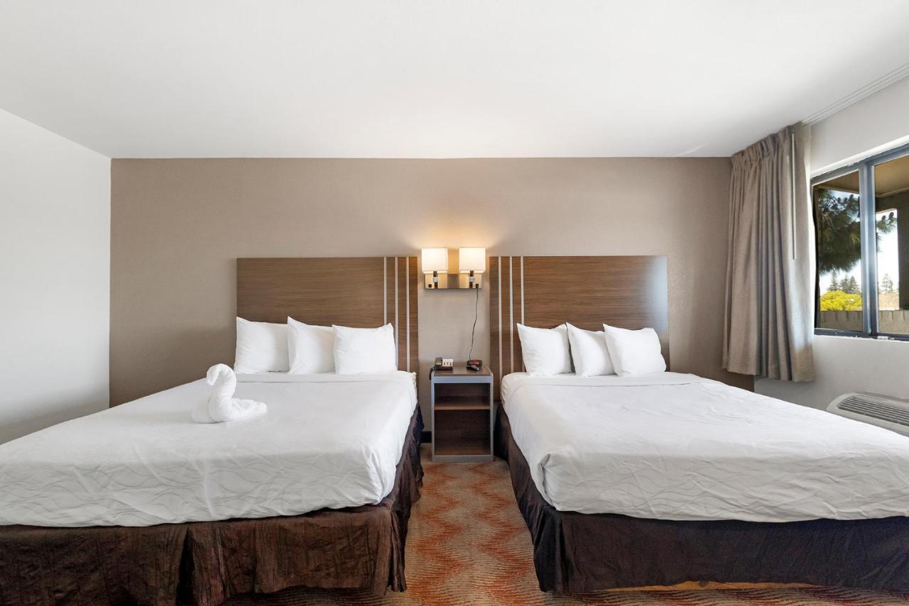 Heritage Inn Express Роузвил Екстериор снимка