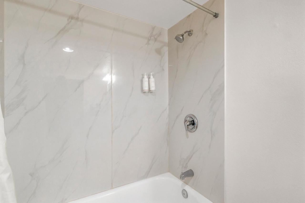 Heritage Inn Express Роузвил Екстериор снимка