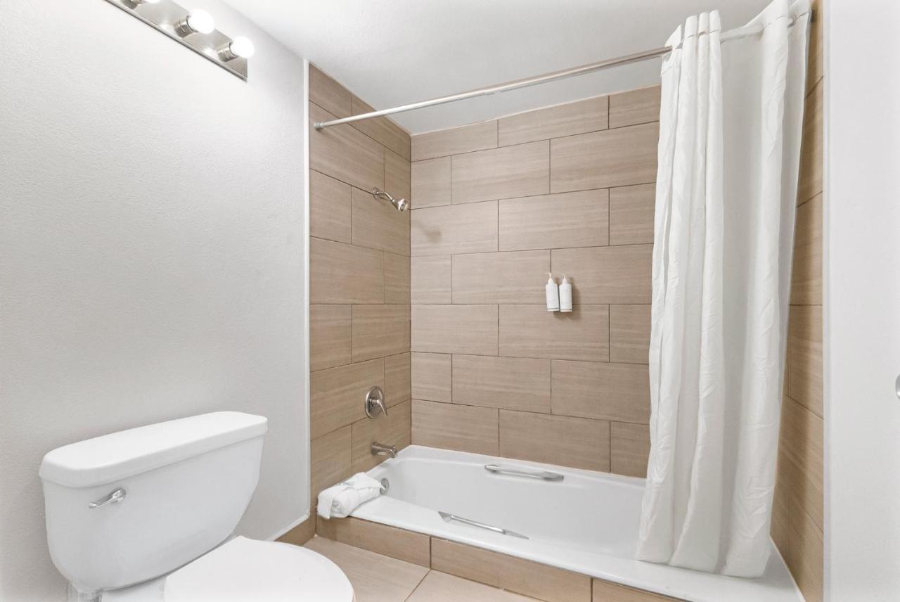Heritage Inn Express Роузвил Екстериор снимка