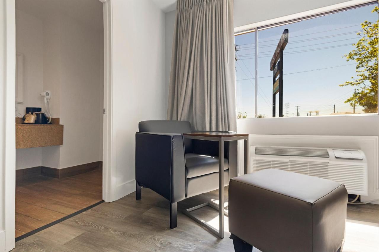 Heritage Inn Express Роузвил Екстериор снимка